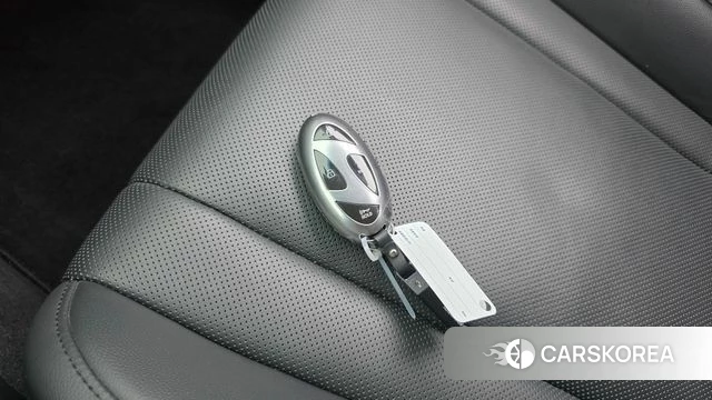 Hyundai Grandeur (GN7) id 4177837 из Кореи 9