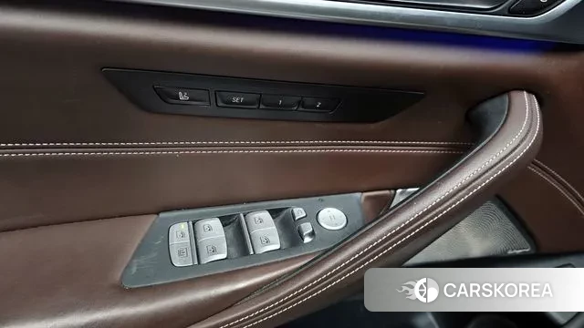 BMW 5 Series (G30) id 3626816 из Кореи 9