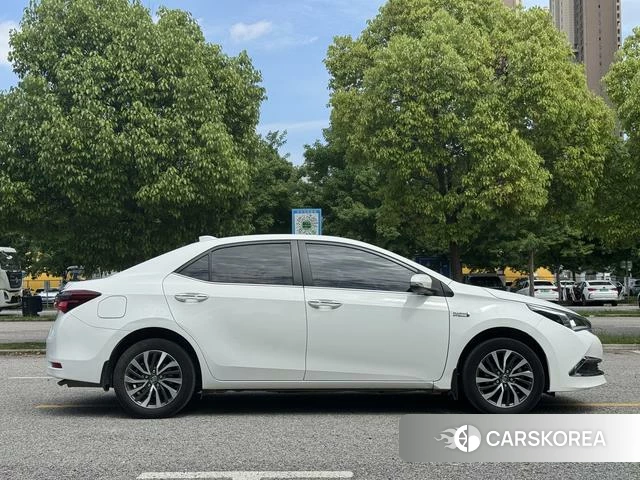 Toyota Corolla dual engine E+ id 4273895 из Китая 9
