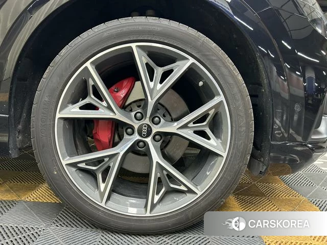 Audi Q8 id 4259175 из Китая 9
