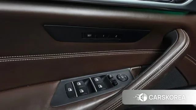 BMW 5 Series (G30) id 3557870 из Кореи 9