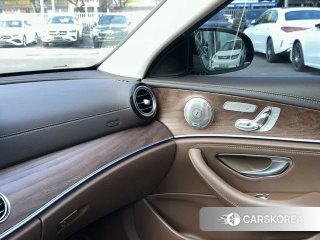 Mercedes-Benz E-class id 4275200 из Китая 9