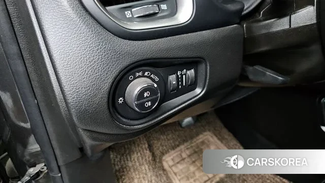 Jeep Renegade id 3000011 из Кореи 9