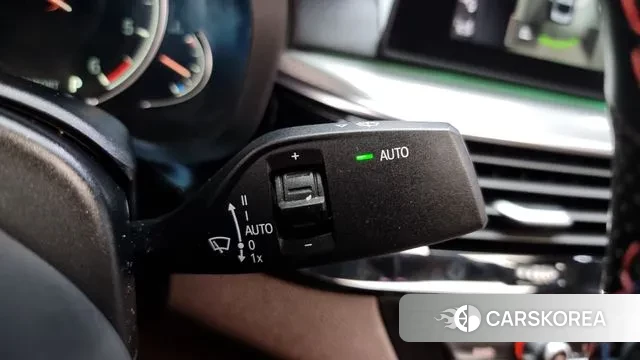 BMW 5 Series (G30) id 3362911 из Кореи 9