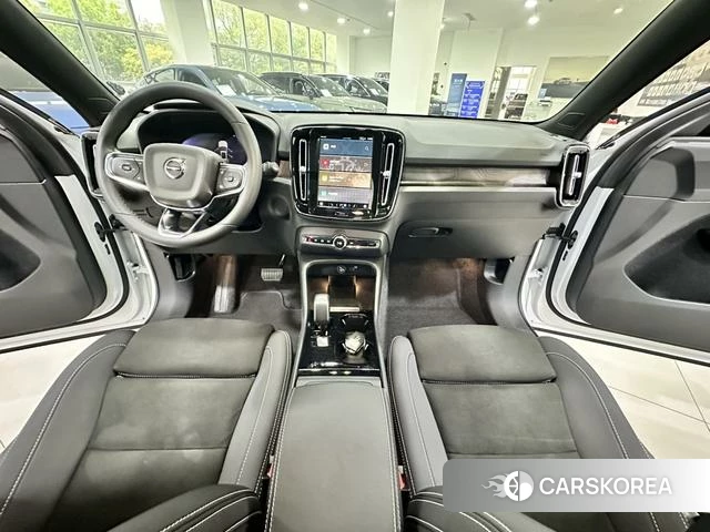 Volvo XC40 EV id 3983141 из Китая 9