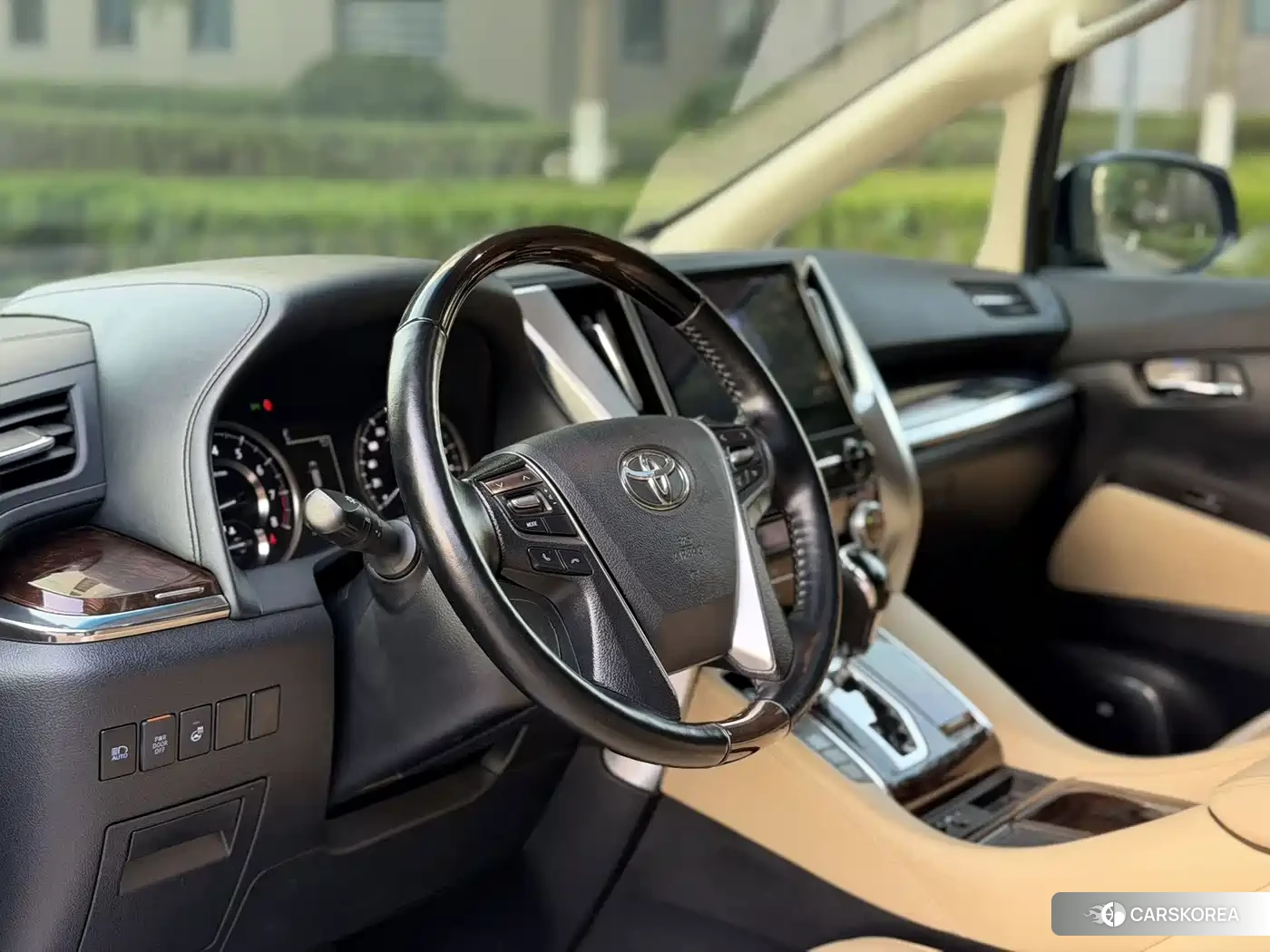 Toyota Elfa id 4628295 из Китая 9