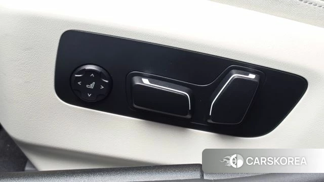 BMW 5 Series (G60) id 4527443 из Кореи 9