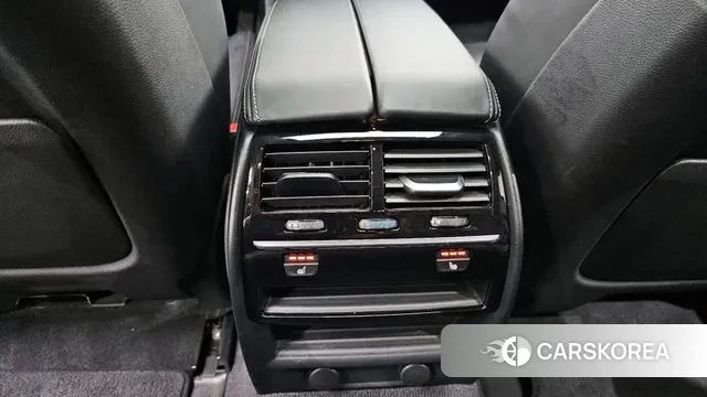 BMW 5 Series (G30) id 3055638 из Кореи 9