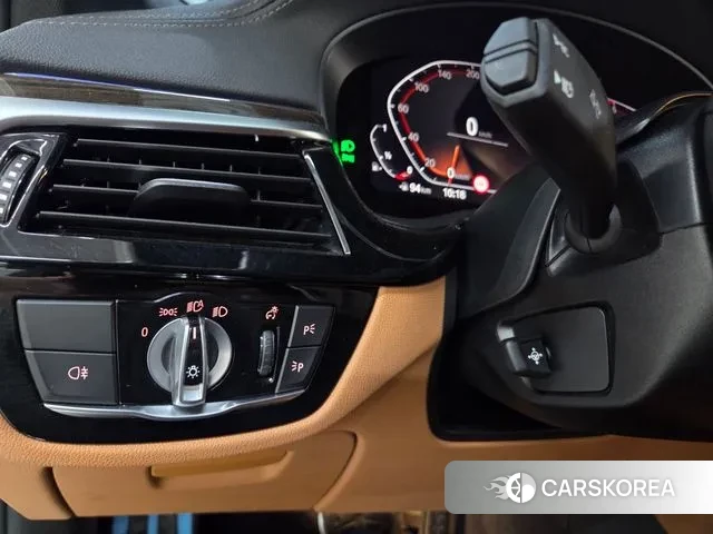 BMW 5 Series (G30) id 3476656 из Кореи 9