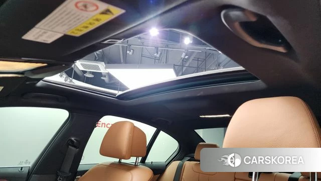 BMW 5 Series (G30) id 3885647 из Кореи 9