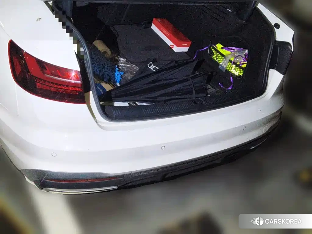 Audi A4L id 4679957 из Китая 9