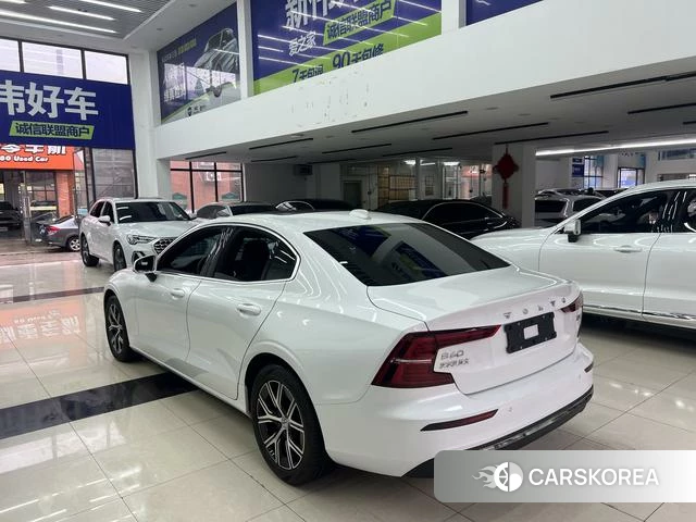 Volvo S60 id 3920828 из Китая 9