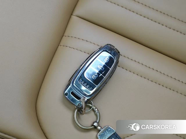 Audi A6L id 4209256 из Китая 9