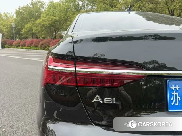 Audi A6L id 4209282 из Китая 9