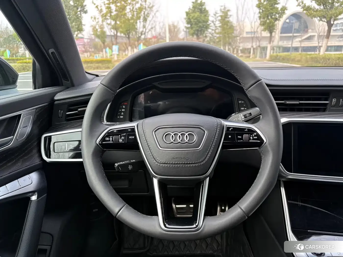 Audi A6L id 4539433 из Китая 9