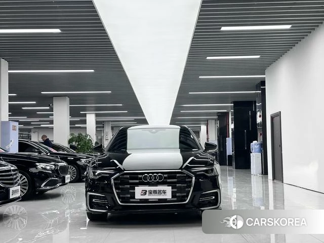 Audi A6L id 4260532 из Китая 9