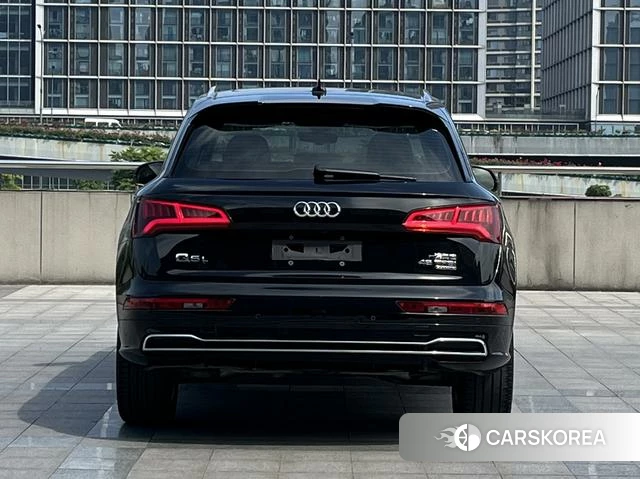 Audi Q5L id 4290546 из Китая 9