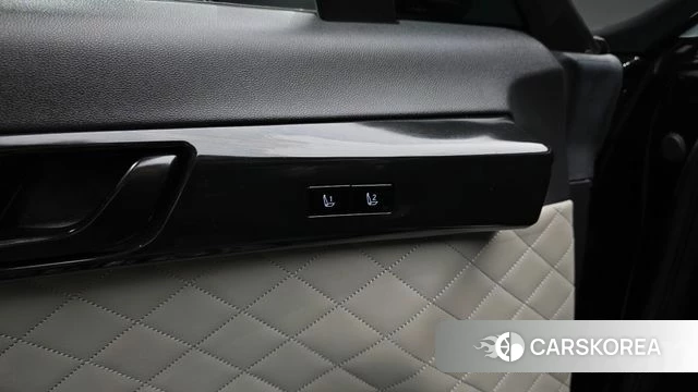 Hyundai Grandeur (GN7) id 3934451 из Кореи 9