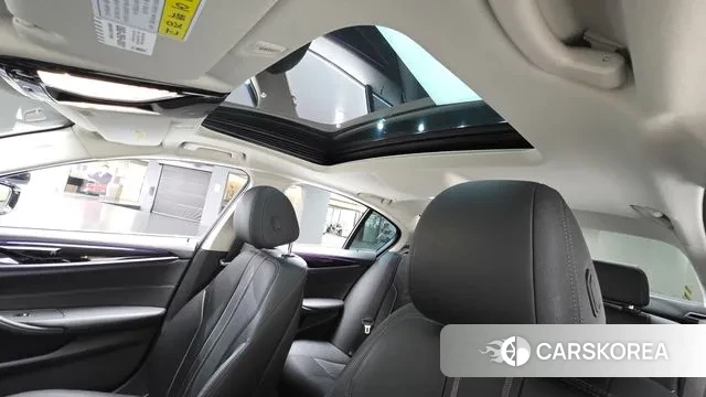 BMW 5 Series (G30) id 3374827 из Кореи 9