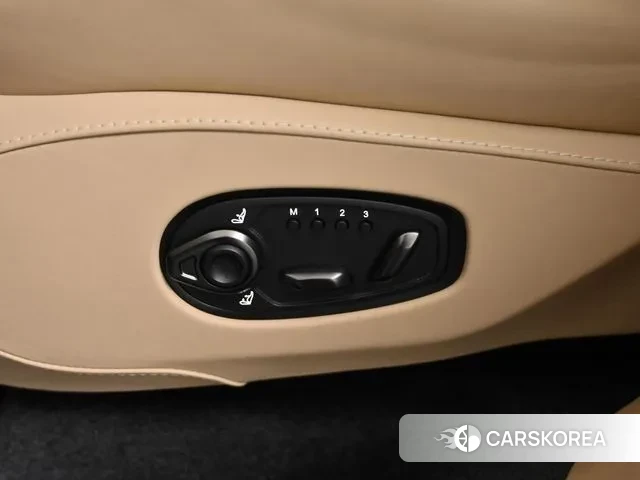 Aston Martin DBX id 3659181 из Кореи 9