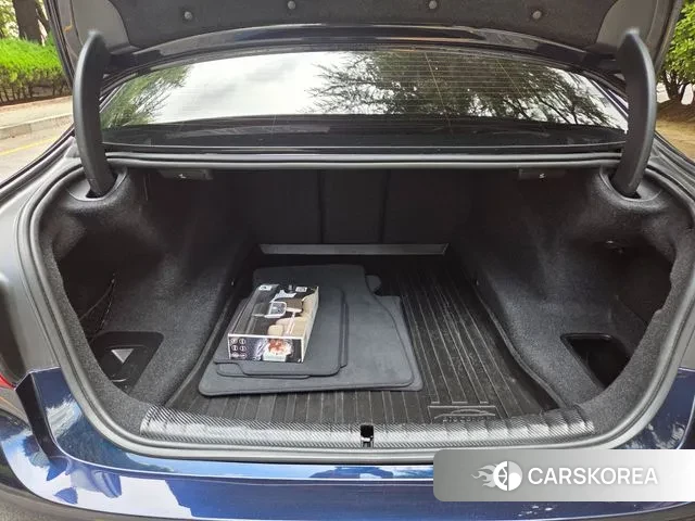 BMW 5 Series (G30) id 3407751 из Кореи 9