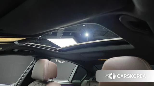 BMW 5 Series (G30) id 3859263 из Кореи 9