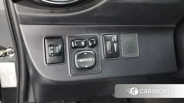 Toyota Prius C id 3500077 из Кореи 9