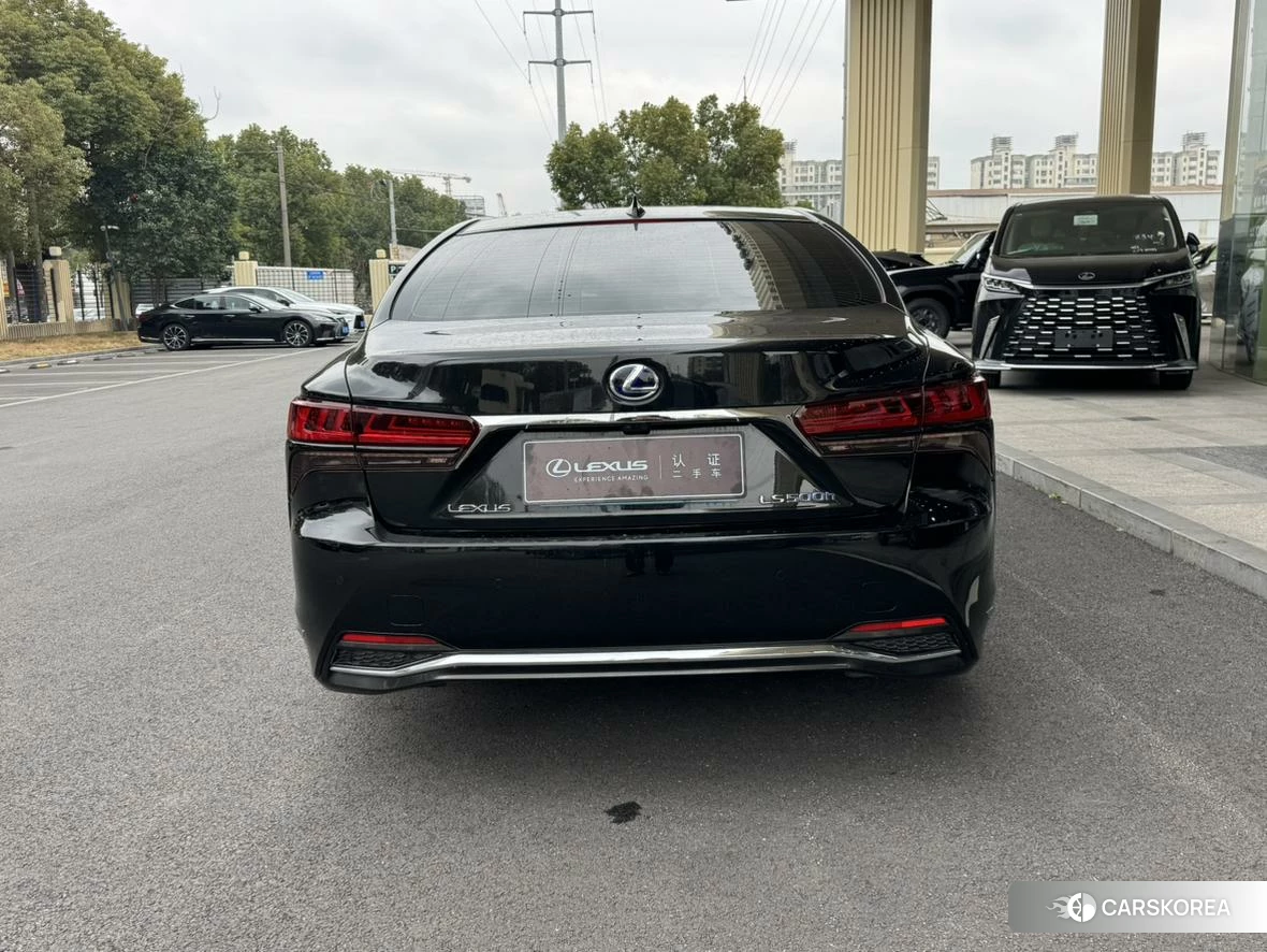 Lexus LS id 4511020 из Китая 9