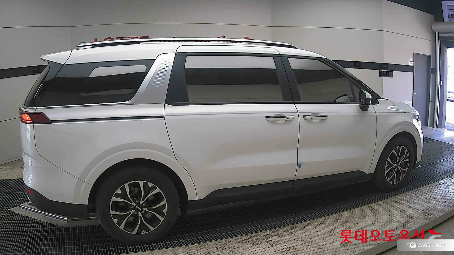 Kia Carnival id 4289627 из Кореи 9