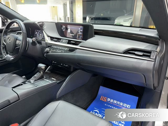 Lexus ES id 4261643 из Китая 9