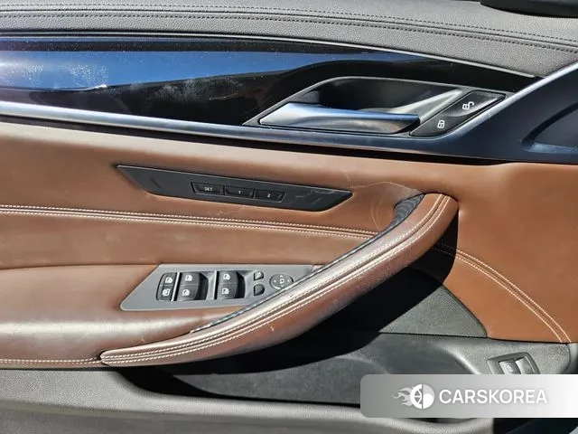 BMW 5 Series (G30) id 3275320 из Кореи 9