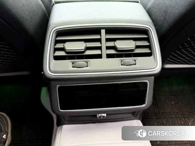 Audi A6L id 4273503 из Китая 9