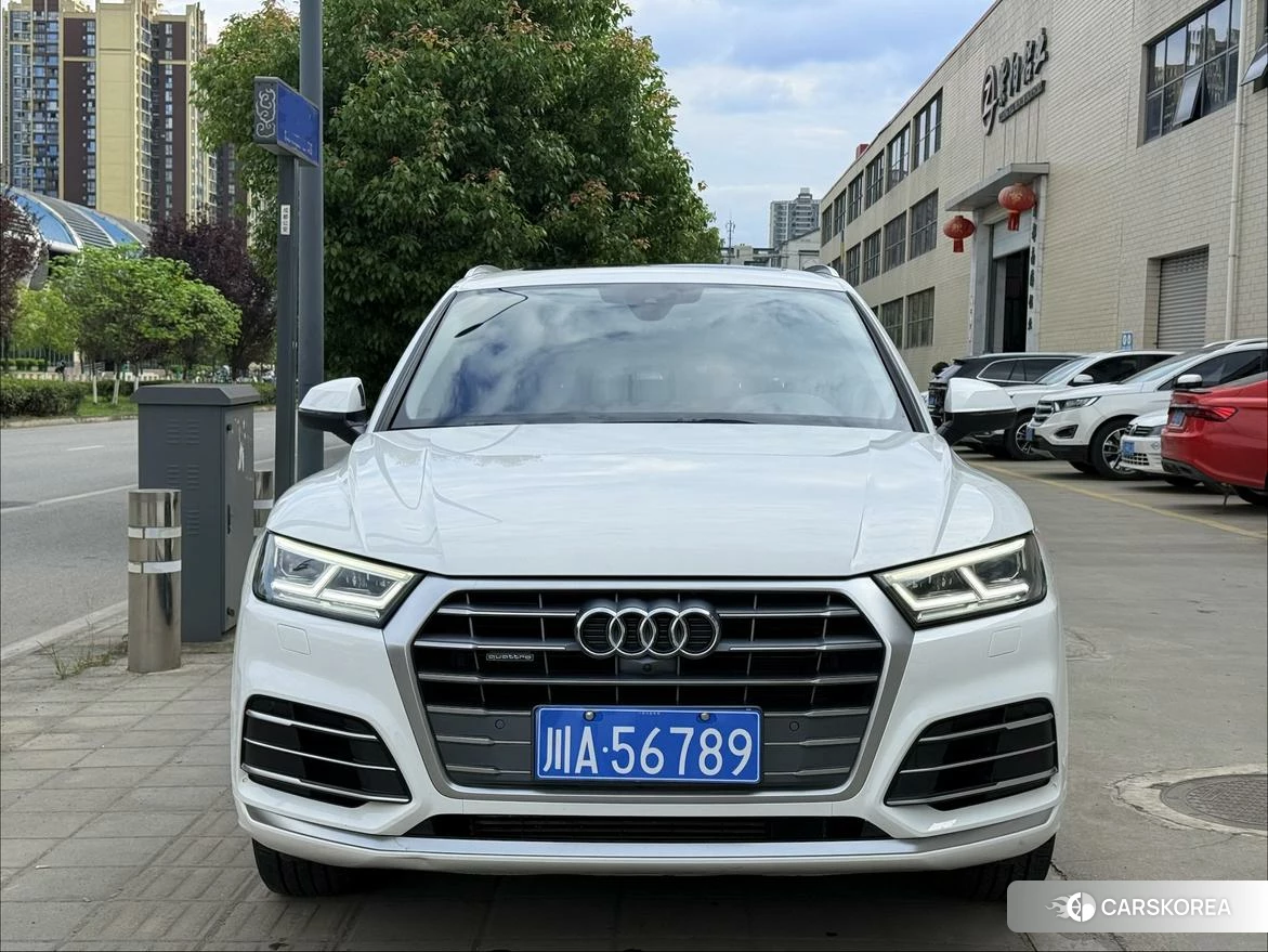 Audi Q5L id 4498709 из Китая 9