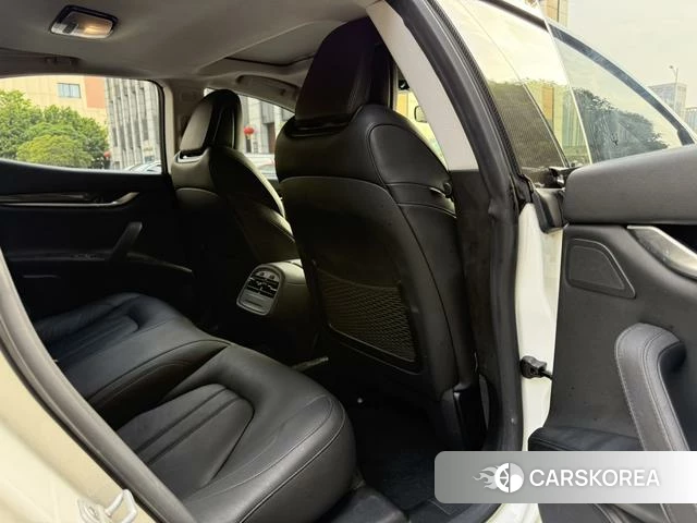 Maserati Ghibli id 4209522 из Китая 9
