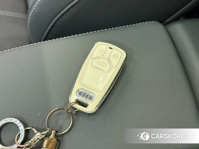 Audi A4L id 4301814 из Китая 9