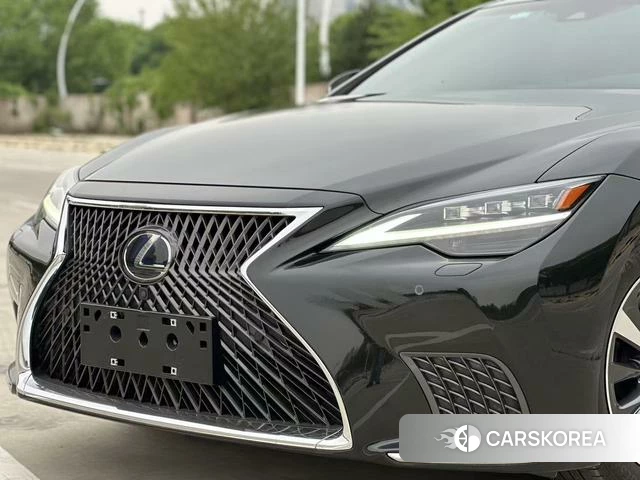 Lexus LS id 4300448 из Китая 9