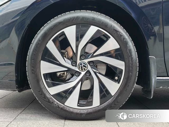 Volkswagen Passat id 4260043 из Китая 9