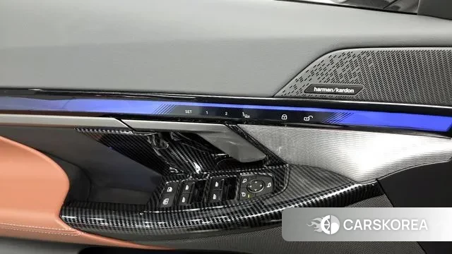 BMW 5 Series (G60) id 3739227 из Кореи 9