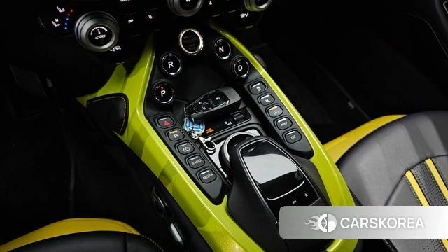 Aston Martin Vantage 2nd Generation id 3843979 из Кореи 9