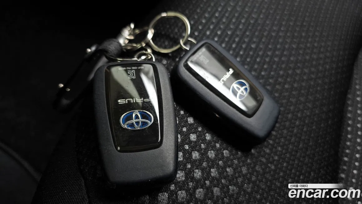 Toyota Prius 4th Generation id 1834770 из Кореи 9