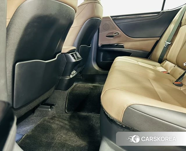 Lexus ES id 4207160 из Китая 9