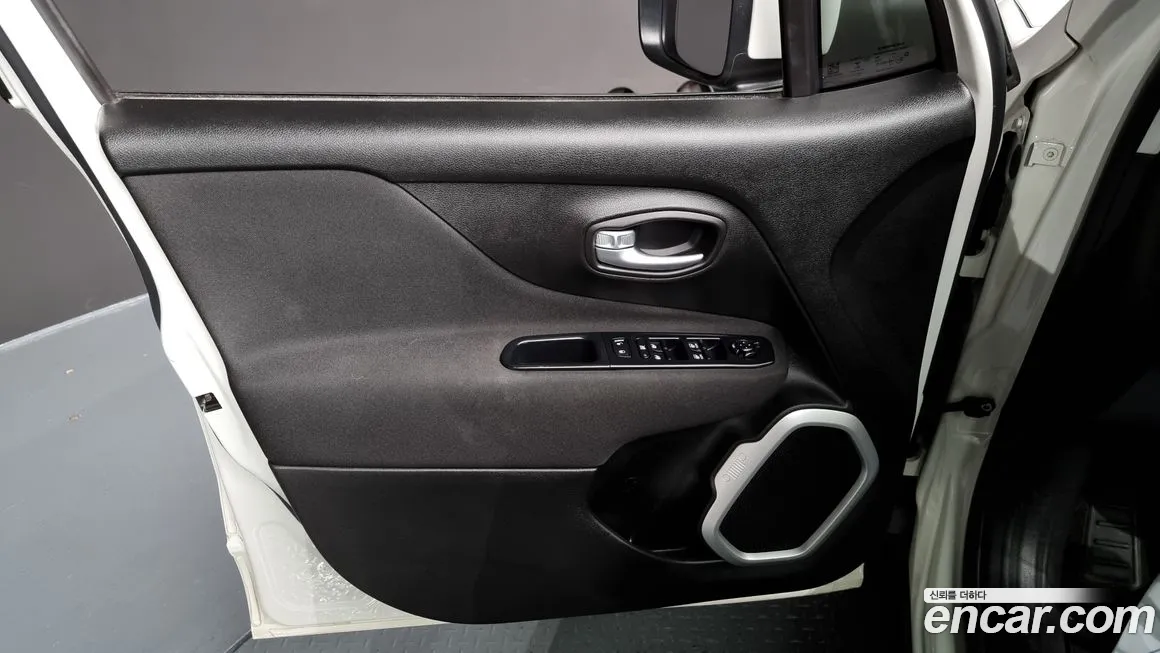 Jeep Renegade id 2177930 из Кореи 9