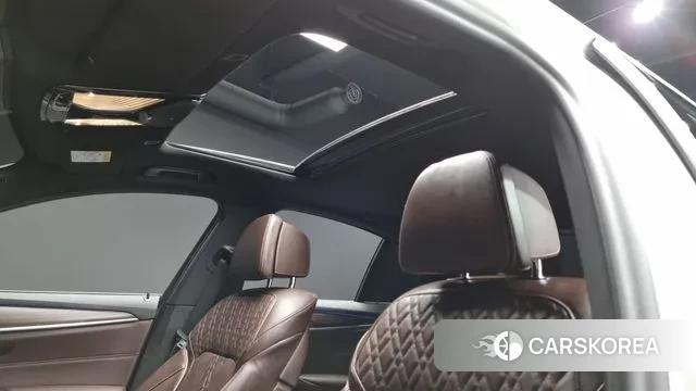 BMW 5 Series (G30) id 3401924 из Кореи 9