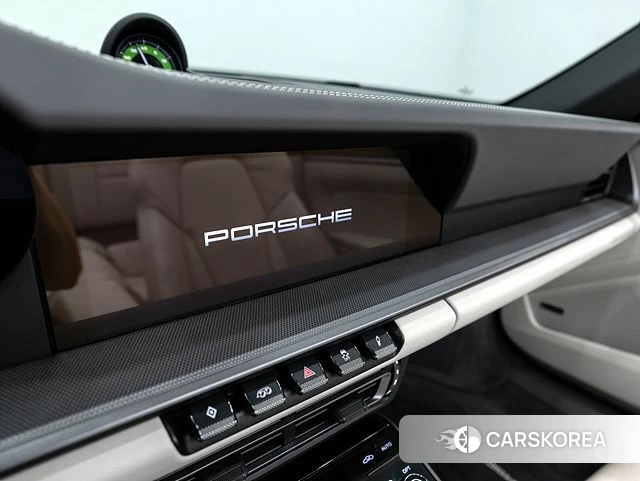 Porsche 911(992) id 4623685 из Кореи 9