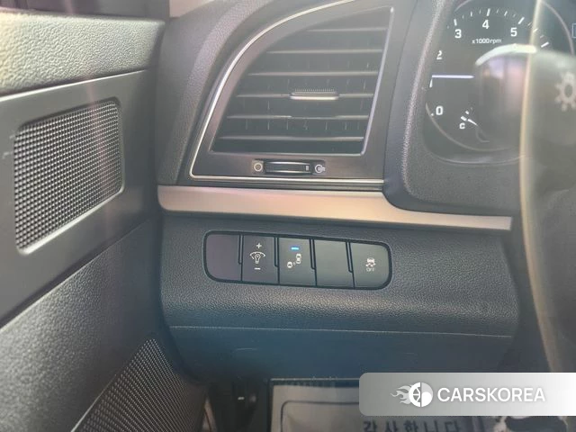 Hyundai Avante AD id 3829209 из Кореи 9