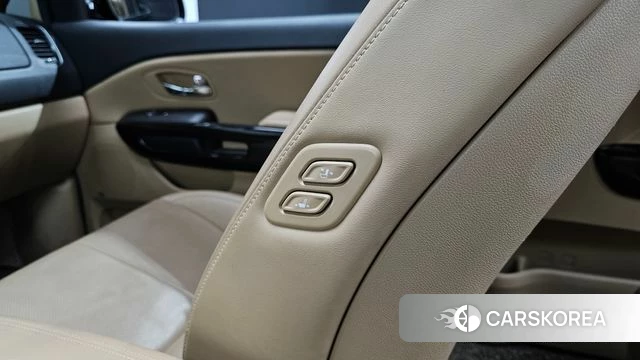 Kia All New Carnival id 3905954 из Кореи 9