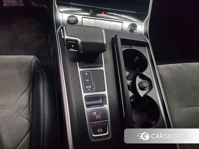 Audi A6L id 4216945 из Китая 9