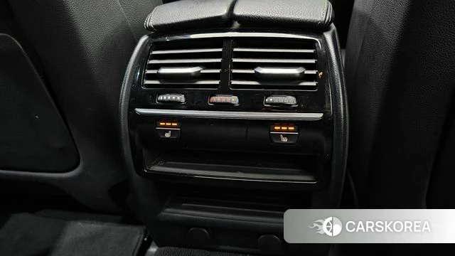 BMW 5 Series (G30) id 3917191 из Кореи 9