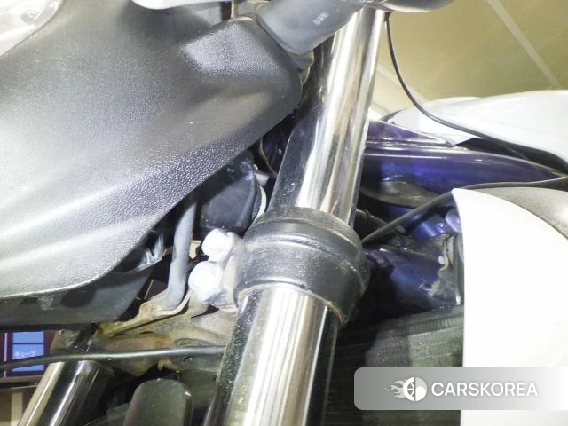 Suzuki GLADIUS 400 id 4205981 из Японии 9