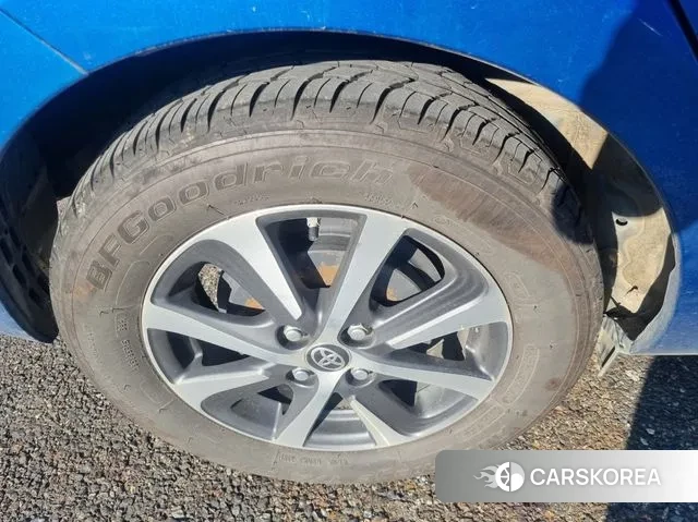 Toyota Prius C id 3505388 из Кореи 9